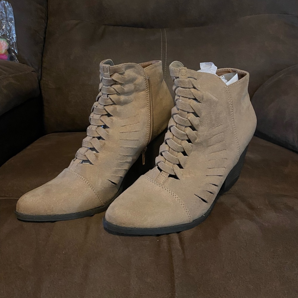 Coconut by Matisse Booties